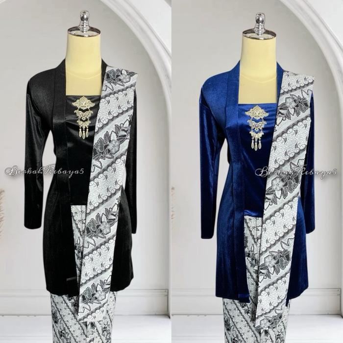 Setelan Kebaya Kutu Tunik Panjang / Kebaya + Selendang + Jarik Wiru Plisket Motif Parang Kusumo Puti