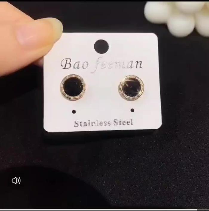 Anting Wanita Bulgari Titanium Lapis Emas Premium Anti Karat - Earrings