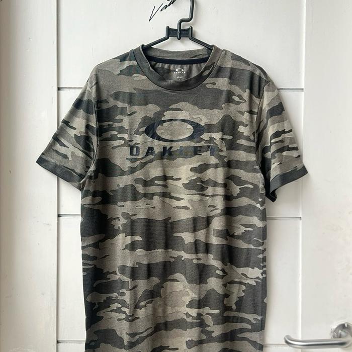 SALE!! OAKLEY Logo Camo T-Shirt