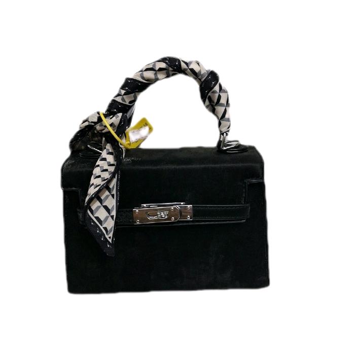 Tas Improt tas slempang handbag dengan ukuran cantik mungil panjang 18 cm, lebar 7 cm , tinggi 13 cm