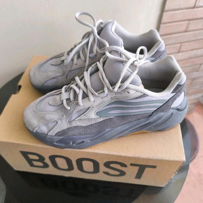 Adidas Yeezy 700 Tephra Original size 9UK 265mm