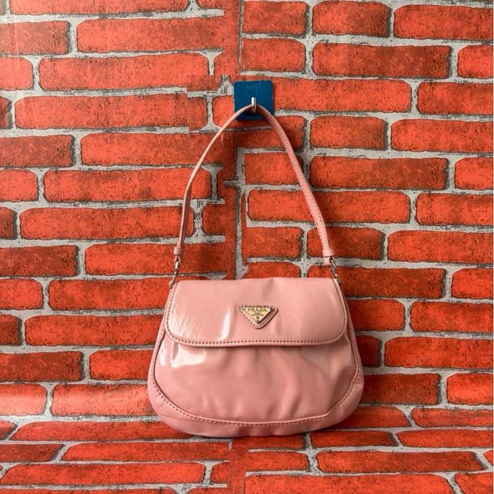 TAS SHOULDER PRADA MILANO WANITA KULIT GLOSSY SECOND BRANDED PINK / TAS KETEK WANITA PRADA