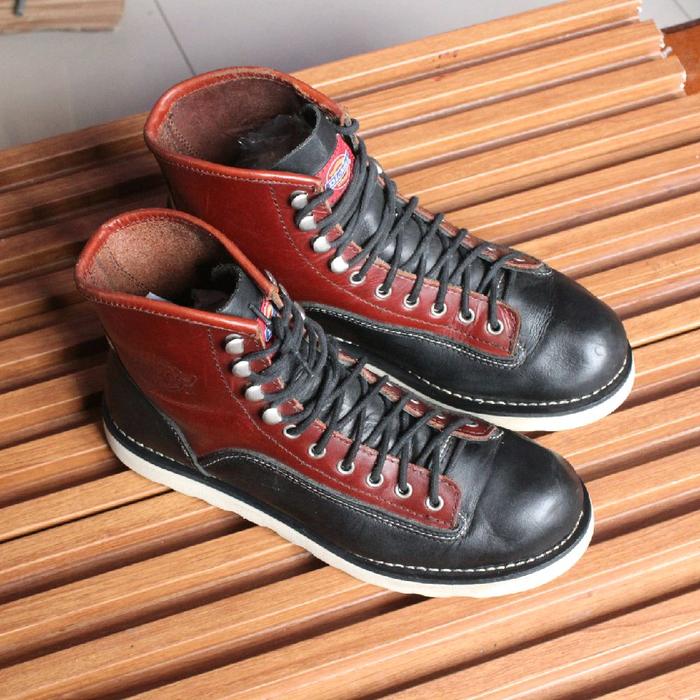 Sepatu boot high tapak moctoe keren mulus" Dickies" upper kulit asli outsole moctoe rata. size 44 in