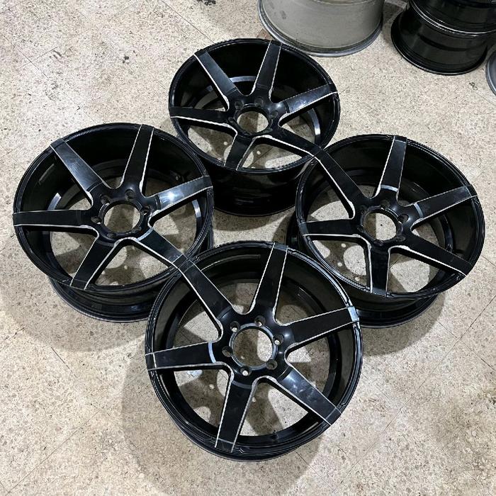 velg midel lenso ring 20 pcd 6x139 cocok untuk Pajero.
