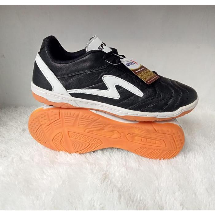> sepatu futsal SPECS full kulit asli(out sol sudah dijahit keliling)/sepatu futsal SPECS super kuat