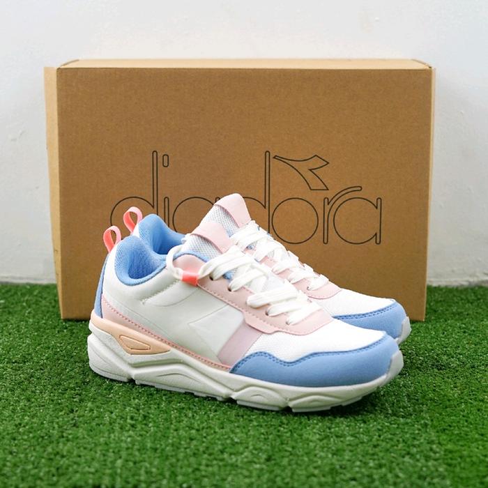 Sepatu Diadora Fandela Unisex - White