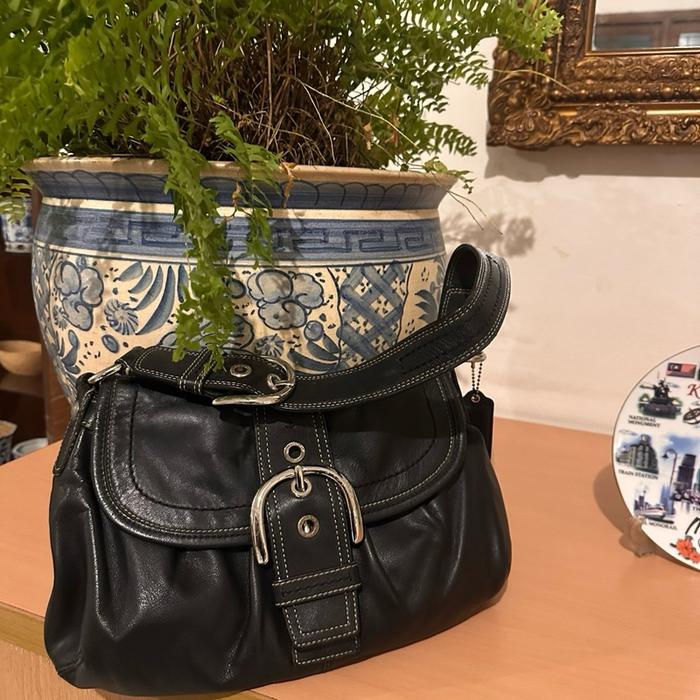 Coach soho shoulder in black