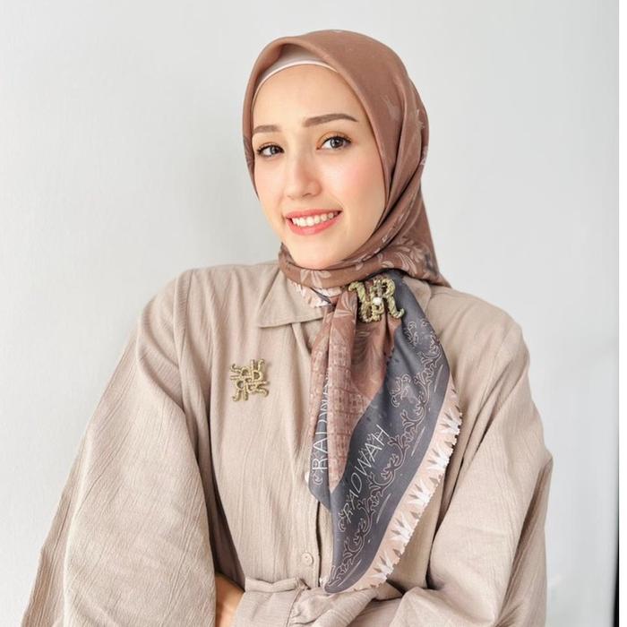 NEW [BIG SALE - TANPA BOX] Radwah - Salihara Scarf - Hijab Segi Empat Printing Motif Berkualitas