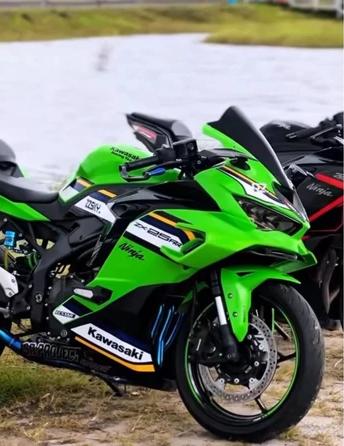 Winglet Samping Model BMW V4 Kawasaki ZX25R ZX25RR