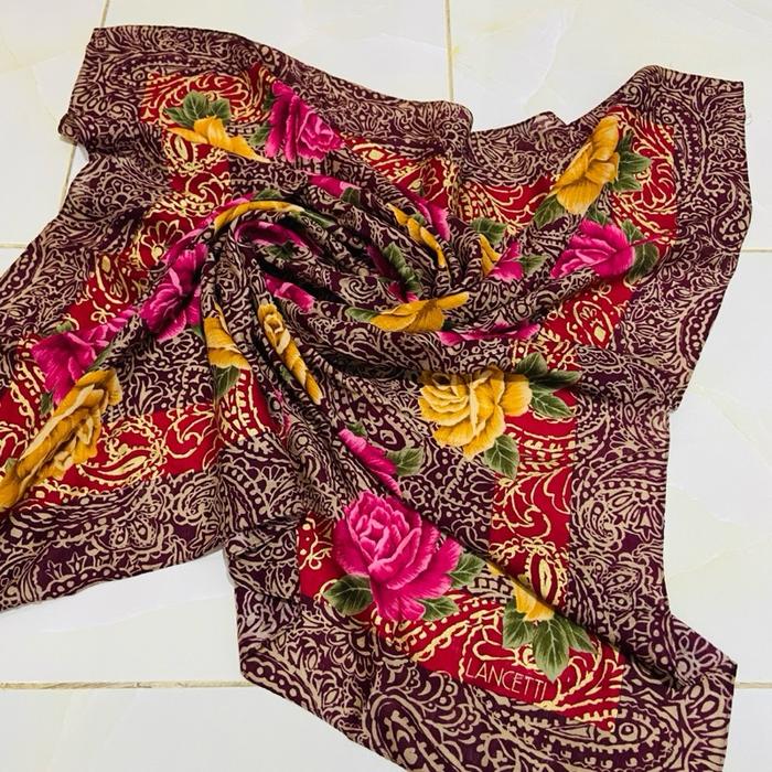 Lancetti Milano Syal Wool-Floral dengan Desain Bunga Warna Cerah dan Motif Eksklusif