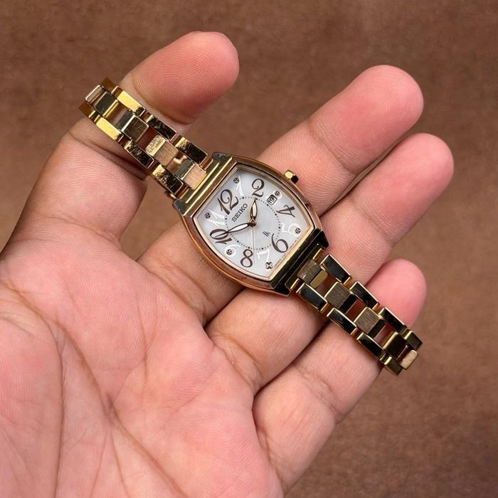 JAM TANGAN WANITA SEIKO LK LUKIA V137 0CE0 SOLAR ORIGINAL JDM