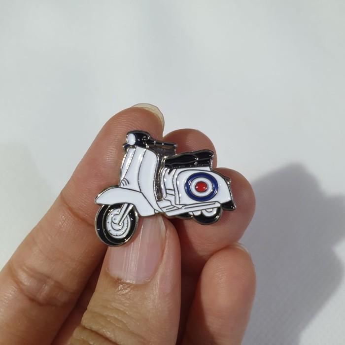 BROS PIN ENAMEL VESPA MOD TARGET -
