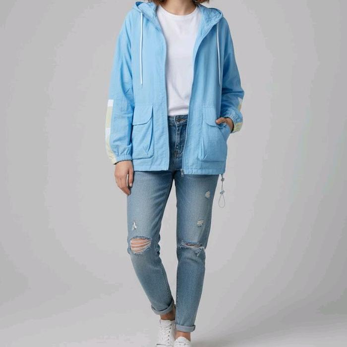 Jaket hoodie parasut biru muda