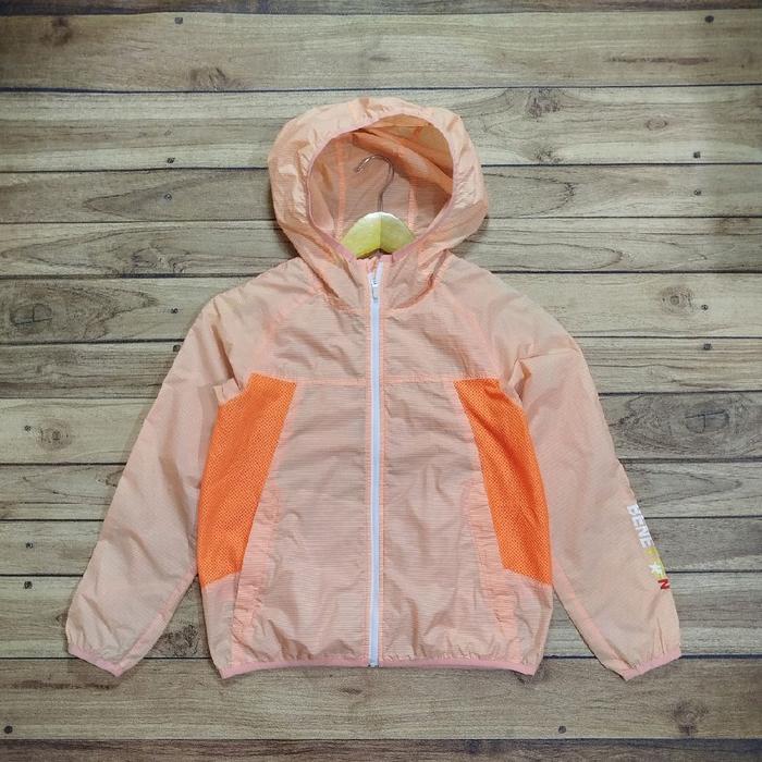 Jaket Running Benetton Stile kids size tag 145( 8-10 tahun)
