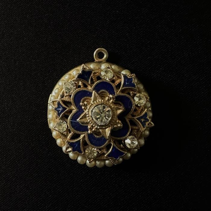 Unsigned Vintage Locket Pendant