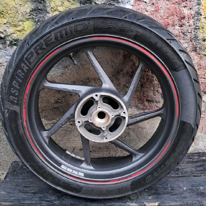 Velg belakang cbr 250 rr cbr 250rr honda 250 cc 250cc pelek racing palang original ori copotan stand