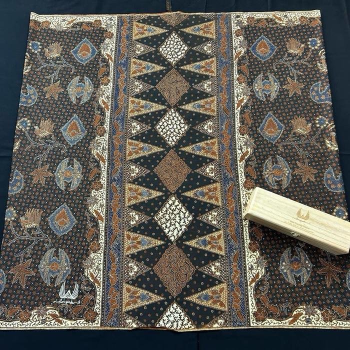 TS001 Lar Gurda Full Tulis Signature. Sarung Batik Tradisional Tulis Lar Gurda Eksklusif.
