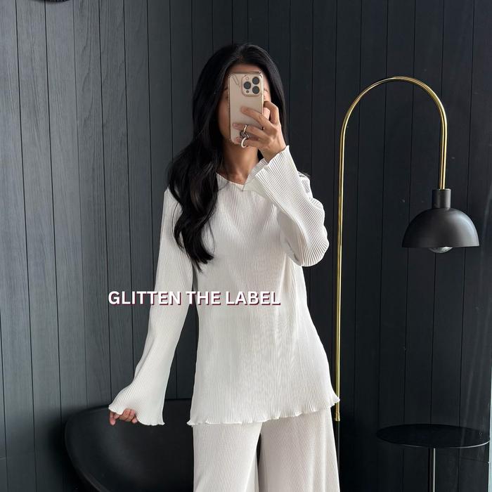 GLITTEN THE LABEL - Atasan Plisket Lidi Lengan Panjang dengan SLIT / Top Plisket Lengan Panjang / Bl