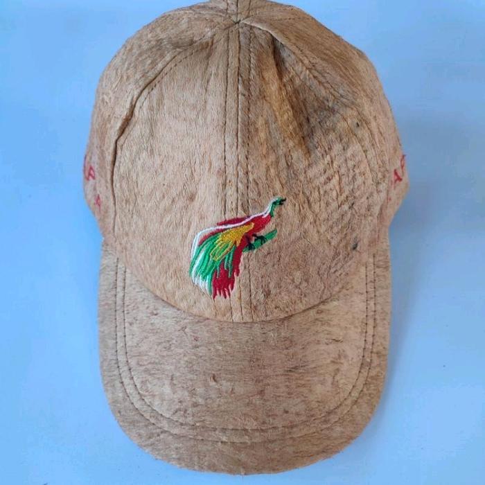Topi kulit kayu Cendrawasih Papua