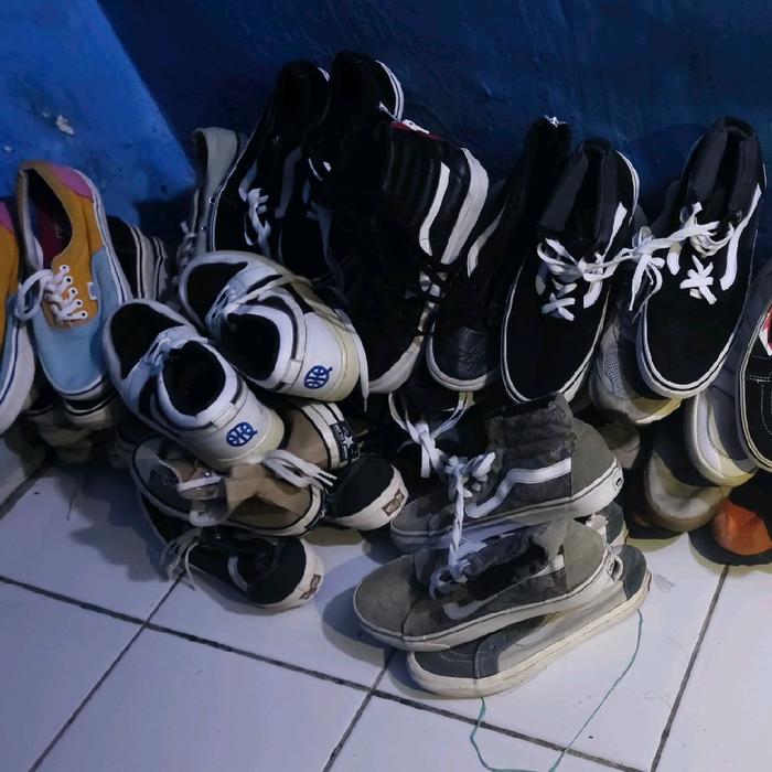 6pcs sepatu second/thrift random, nb/nike/dll