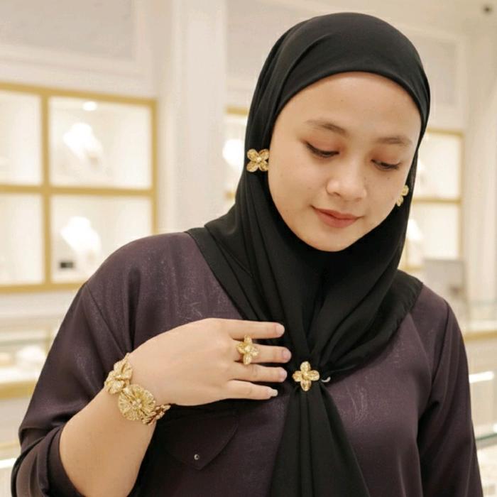 Titanium88 Set Lengkap Gelang Anting Dan Cincin Stainless steel Motif Bunga Mawar Anti Karat Dan Tah