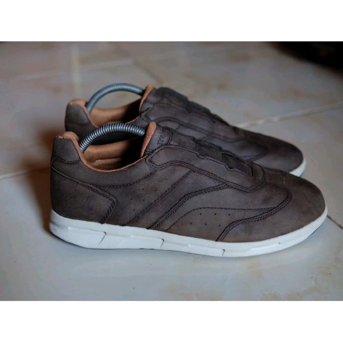 Sepatu Casual Outdoor Treksta Slip On Leather Brown not Timberland Vans Converse Caterpillar Dr Mart