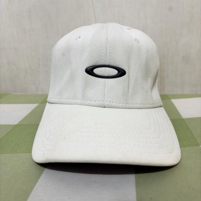 Topi Oakley Factory Lite warna Putih model Big logo Bordir
