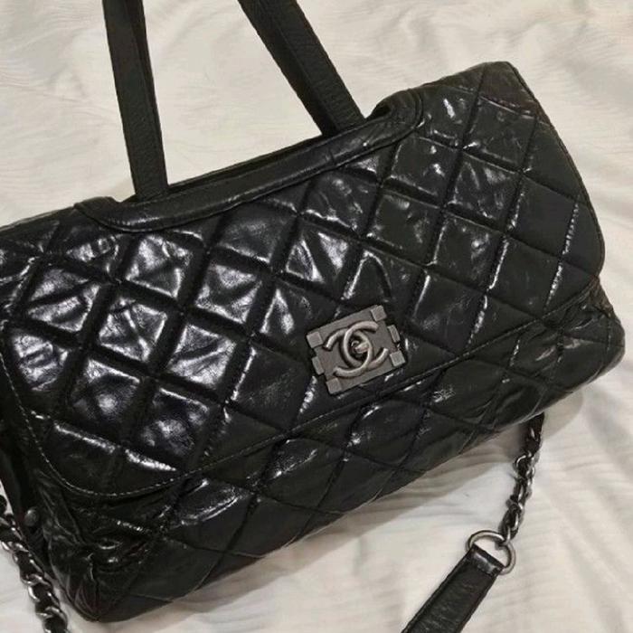 CHANEL CONVERTIBLE PRELOVED