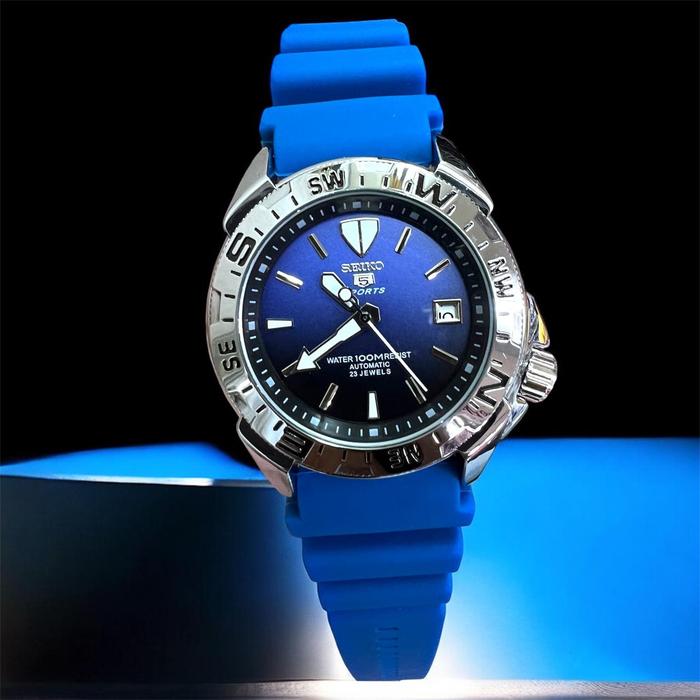 Seiko Jam Tangan Kasual SRPH75K1 Sport 5 Automatic Tampilan Sporty Cocok untuk Aktivitas Sehari-hari