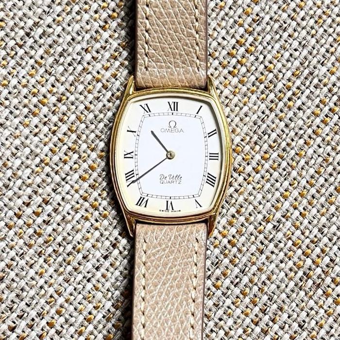 Jam tangan Omega De Ville, Quartz Movement, Unisex Classic Watch