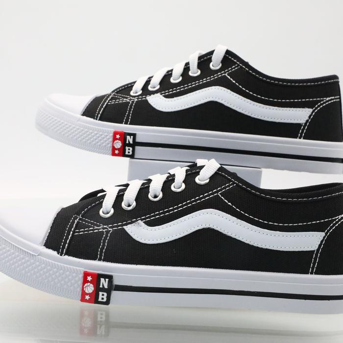 NOB NB Sepatu Sekolah GY-007/707 Hitam Dan Putih