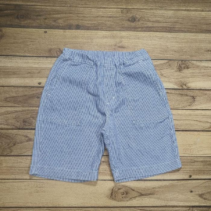 Celana Chinos Pendek Uniqlo salur anak  size tag 130( 7-8 Tahun)