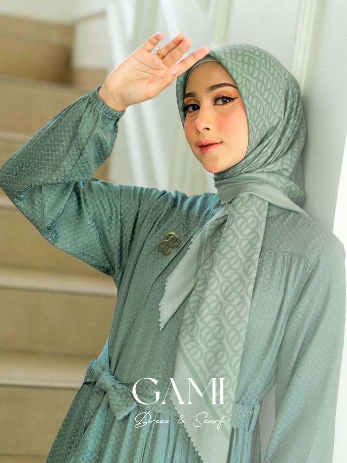 Gami Scarf by Puan Indonesia - Hijab Segi Empat Motif Monogram Puan Indonesia