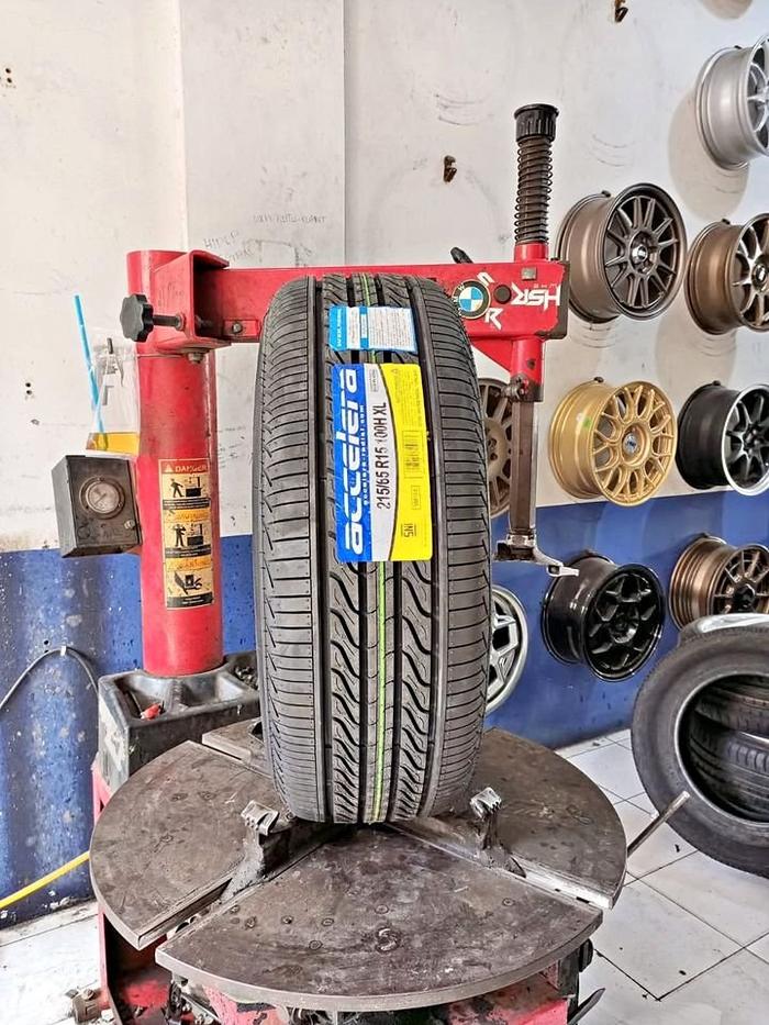 Ban Mobl Innova Tapak Lebar Ukuran 215 65 R15 - 215 65 Ring 15 Accelera