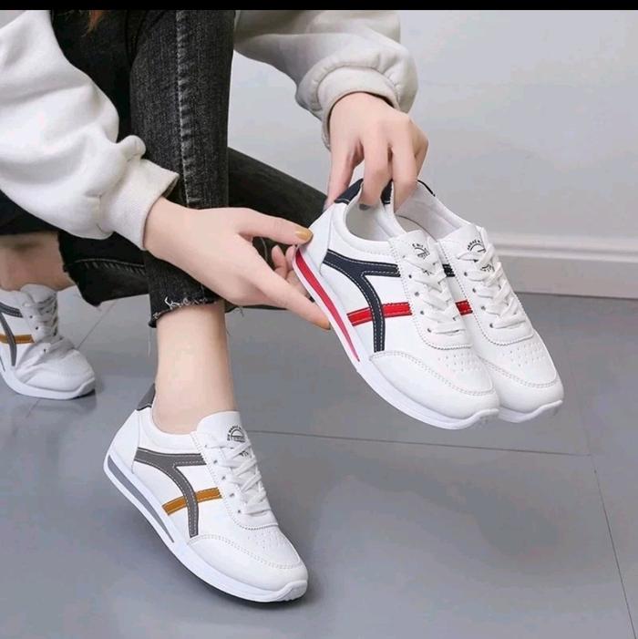 BIG SALE SEPATU SNEAKERS WANITA THOMAS Y 360