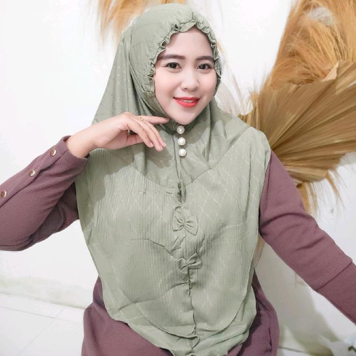 hijab finola staria kerut dahi