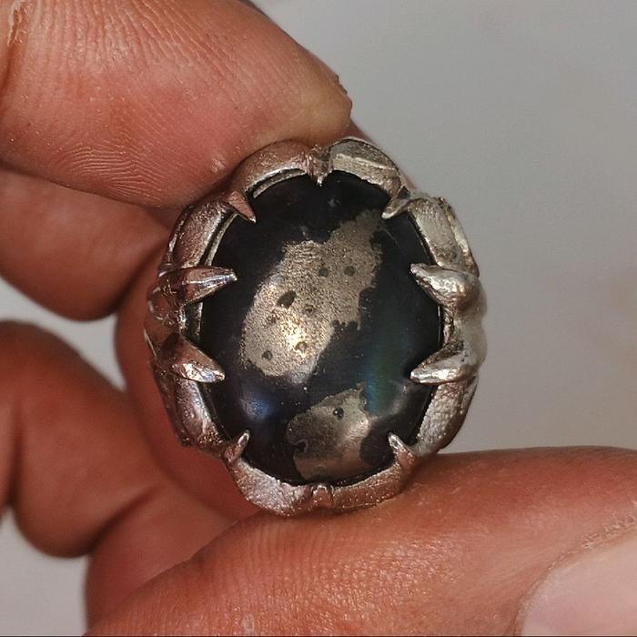 cincin batu akik fosil kelor. pamor tembus  badar perak.