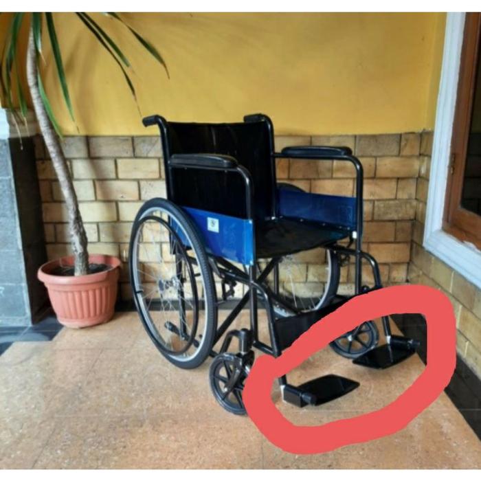 Pijakan kaki kursi roda tatakan kaki kursi roda seperpat kursi roda