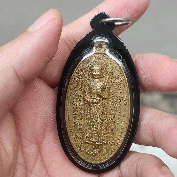 Liontin Rian Phra Sivali Phra Ajarn O