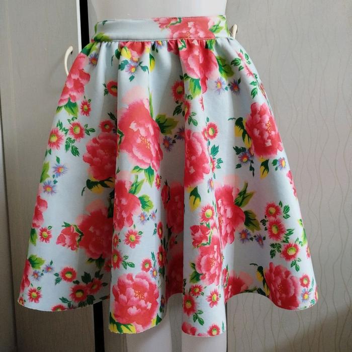 Rok cantik bahan scuba tebal import original preloved size S