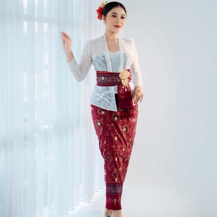 KAMEN SEMI SUTRA TRETES TENUN PALEMBANG SEMI SUTRA FULL SUTRA SET SELENDANG ENDEK BALI KAMEN PALEMBA