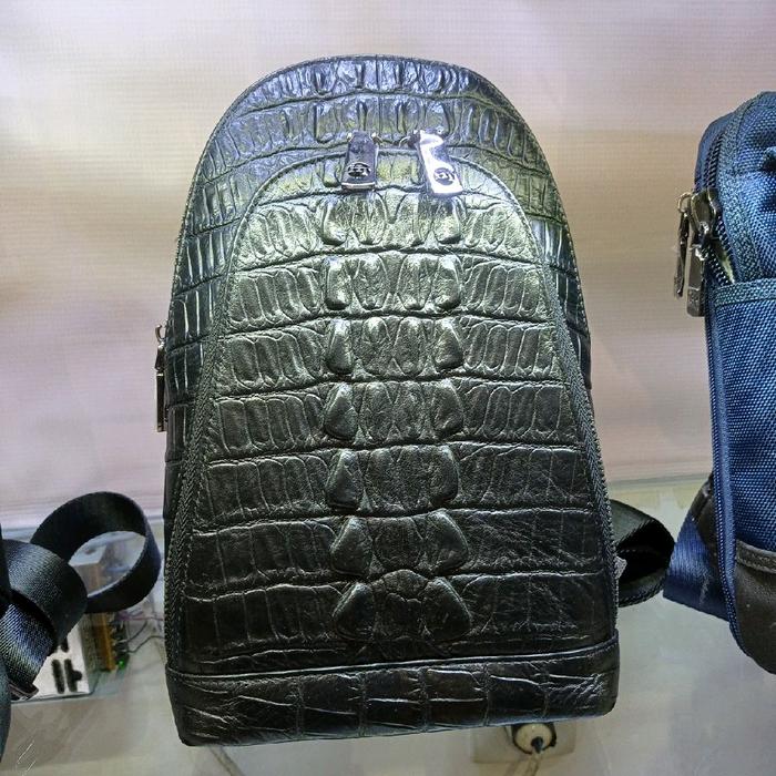 Hugo Thorch - Tas Ransel Kulit Buaya Asli dengan Desain Elegan dan Tali Bahu yang Nyaman untuk Pria 