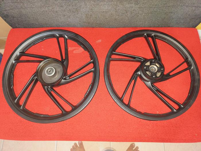 VELG MOTOR BLADE/ABSOLUTE REVO DEPAN BELAKANG ORIGINAL HONDA AHM (SECOND)