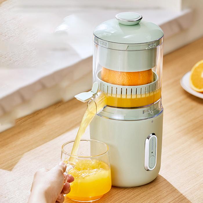 Portable Electric Juicer Wireless rechargeable Slow Squeezing Juicer
