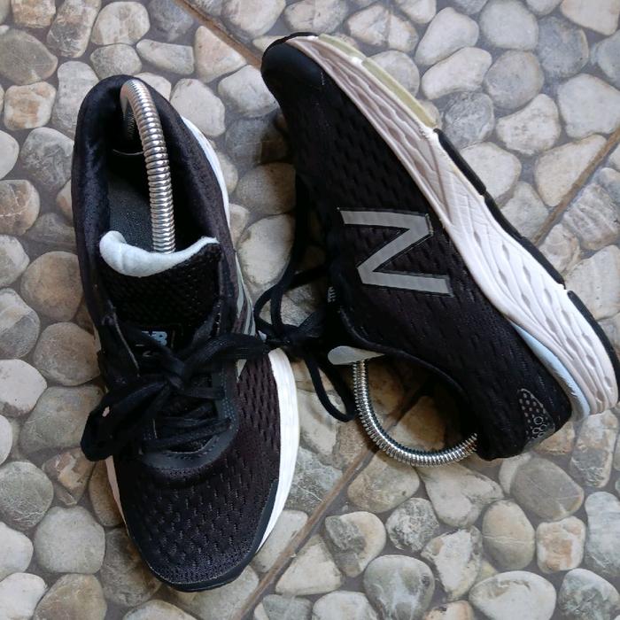Sepatu Running NB