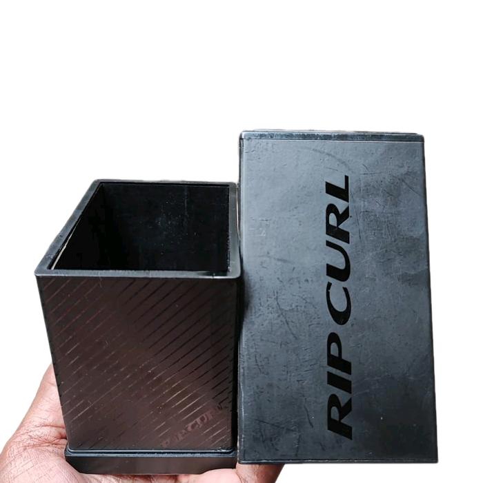 Rip Curl Box Kotak Wadah Jam Tangan Original Rip Curl dengan Desain Eksklusif dan Dalaman Kosong
