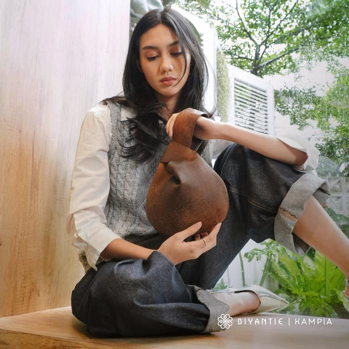 Kampia By Biyantie – Hand Pouch | Pouch Wanita | Hand Bag | Tas Tangan Wanita
