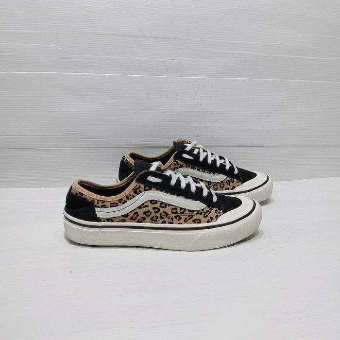 Vans size 37 // 235 cm,kulit,Vietnam,second