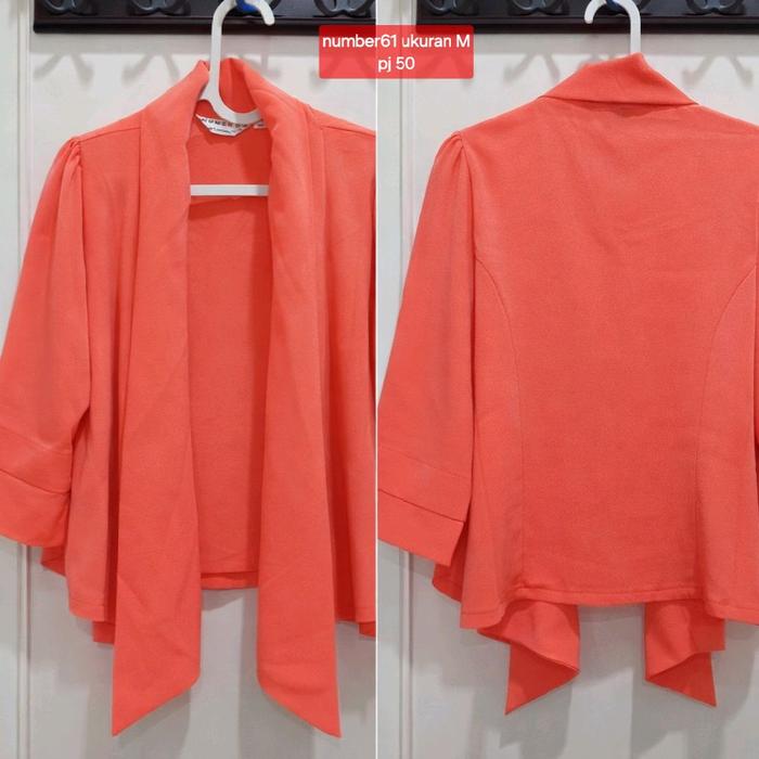 Number61 Jaket Outer Blazer Pink Peach Ukuran M Panjang 50 untuk Tampilan Elegan dan Stylish