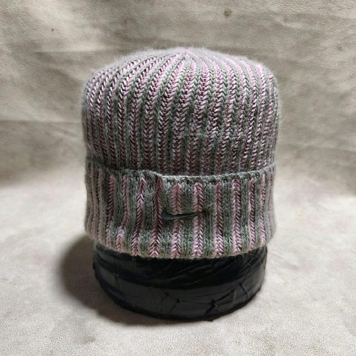 topi beani rajut wanita Nike abu pink bekas